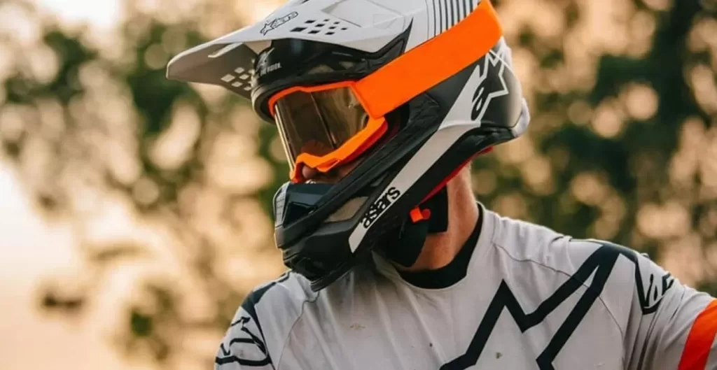 The Best Motocross Goggles Have Features