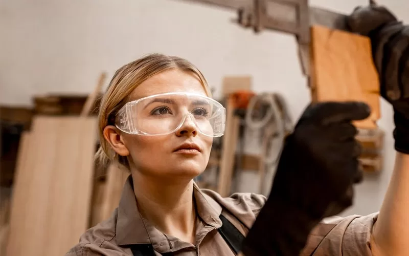 In-the-woodworking-scene-Z87-safety-glasses-provide-clear-vision-for-women