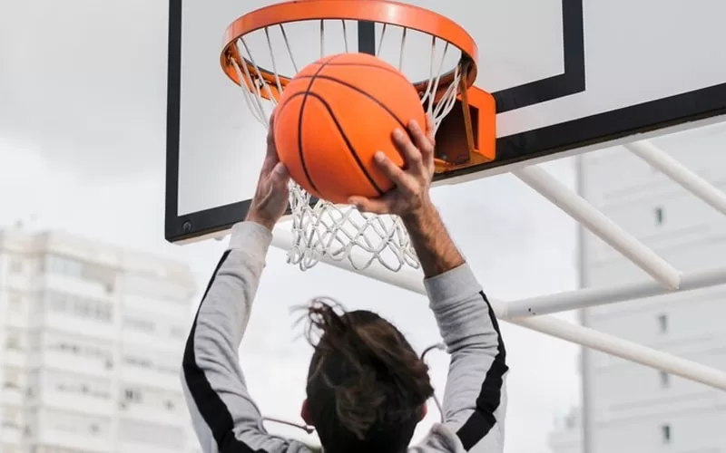 Learn why wearing basketball goggles is essential for eye safety and performance during the game. Stay protected and perform better!